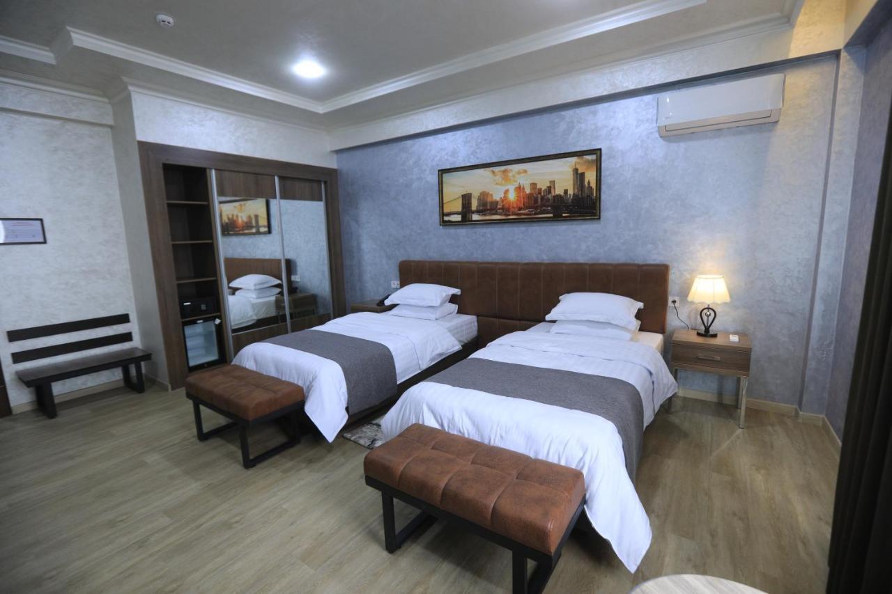 Chlnor Hotel Andijan Exterior photo