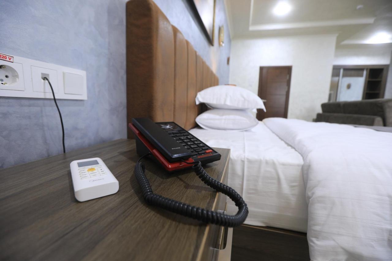 Chlnor Hotel Andijan Exterior photo