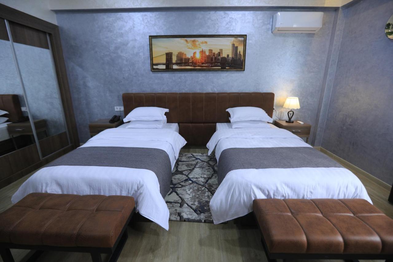 Chlnor Hotel Andijan Exterior photo