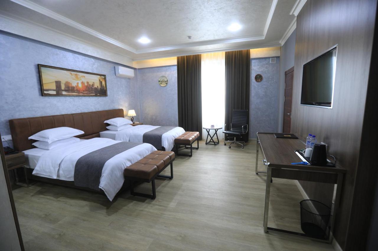 Chlnor Hotel Andijan Exterior photo