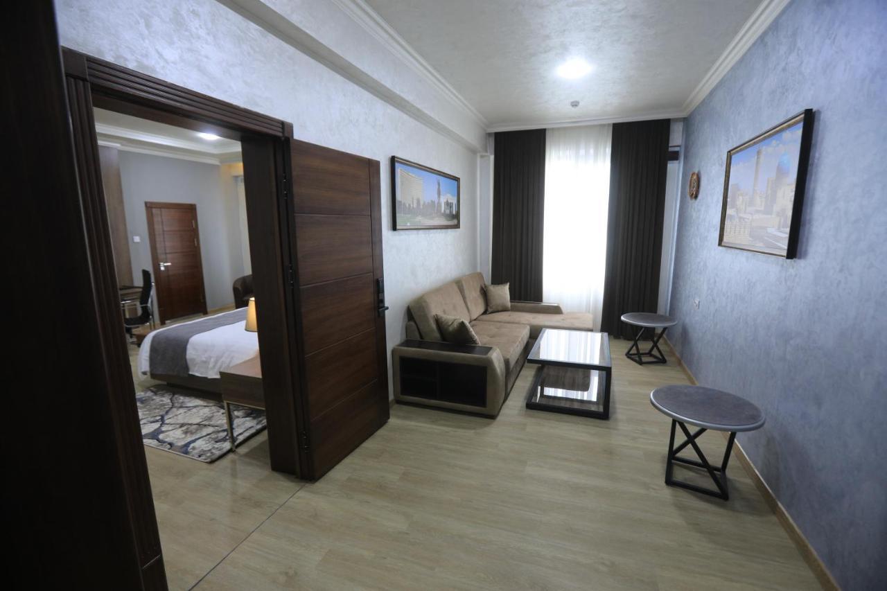 Chlnor Hotel Andijan Exterior photo