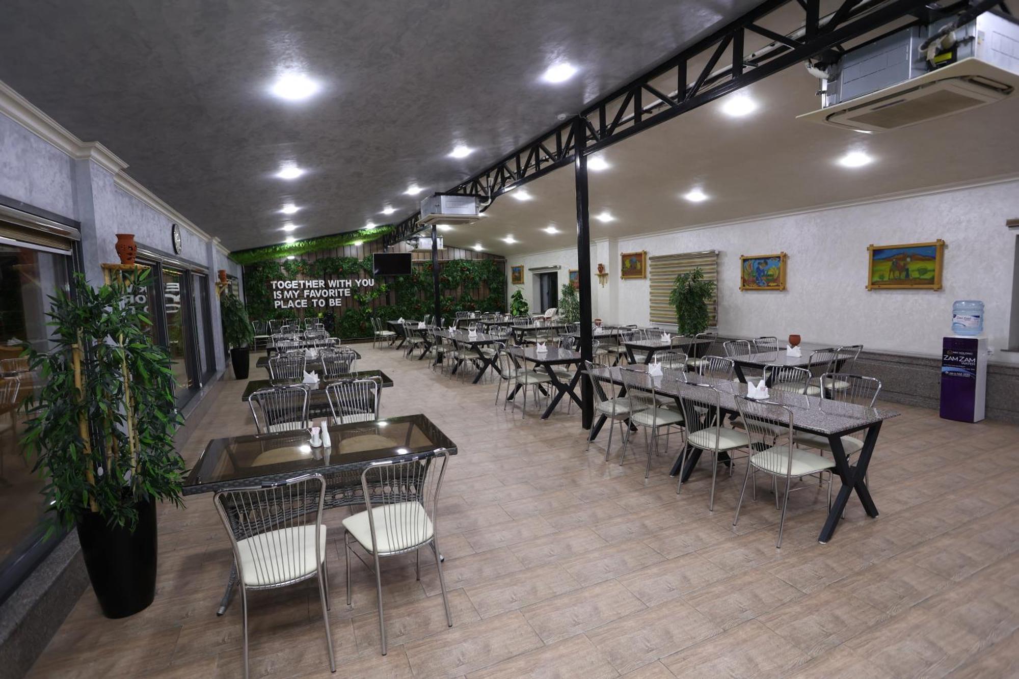 Chlnor Hotel Andijan Exterior photo