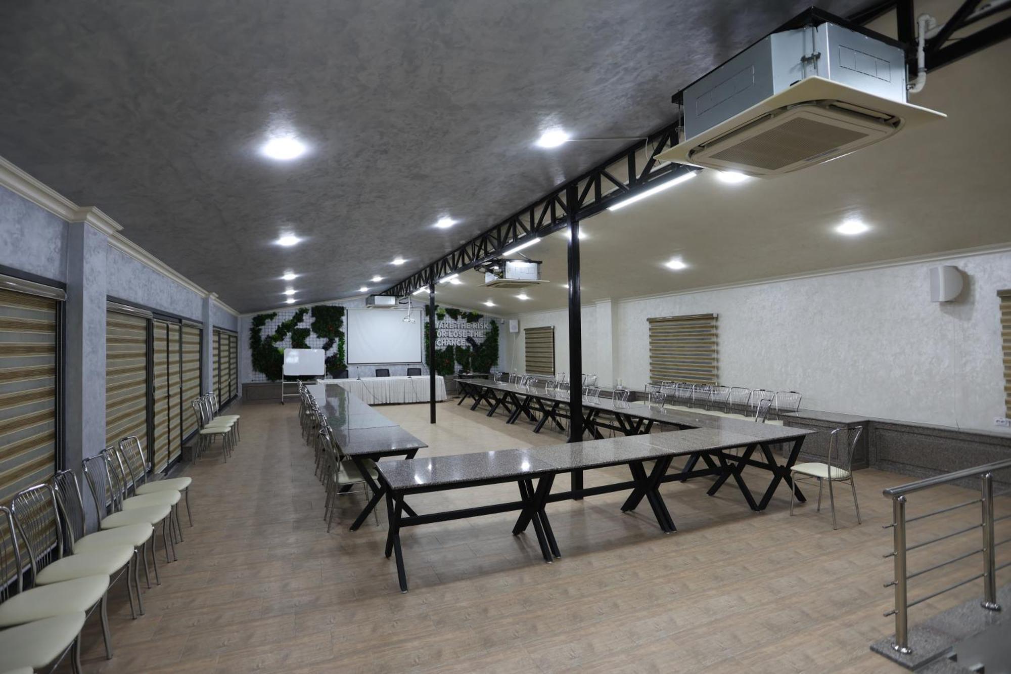 Chlnor Hotel Andijan Exterior photo