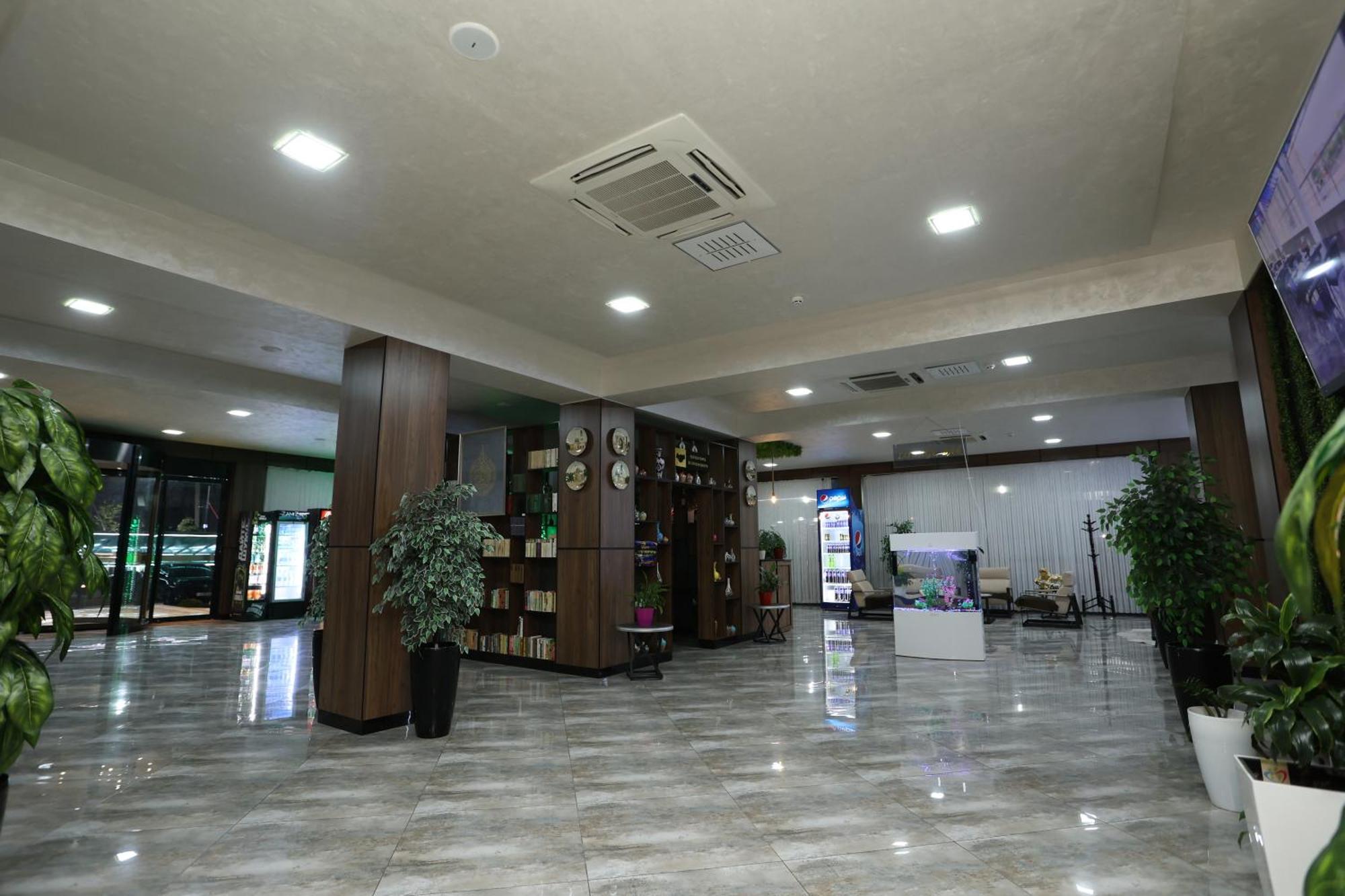 Chlnor Hotel Andijan Exterior photo